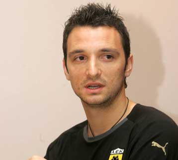 Ο Χετεμάι στη θέση του Μαντούκα για το ντέρμπι με τον ΠΑΟΚ