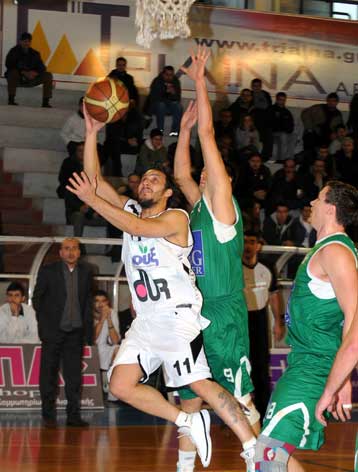 Το Ρέθυμνο πλησίασε στην κορυφή από όπου έριξε τη Δάφνη