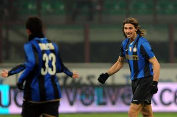 Σκούρα τα βρήκε η Ίντερ απέναντι στην Κάλιαρι, σκαρφαλώνει η Τζένοα