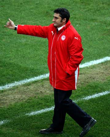 Πίστωση χρόνου ζήτησε ο Βαλβέρδε από τον Κόκκαλη για το συμβόλαιό του