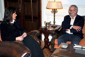 Kινητοποίηση της ελληνικής διπλωματίας για τη Γάζα ζητά ο Αλέκος Αλαβάνος