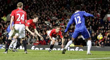 Επίδειξη δύναμης της Μάντσεστερ, 3-0 την Τσέλσι