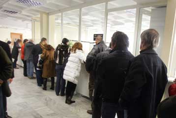 Νέες κλήσεις από την Εφορία για εκκρεμείς φορολογικές υποθέσεις