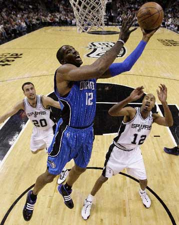 Δωδέκατη ήττα για τους Σπερς, αυτή τη φορά κόντρα στους Μάτζικ