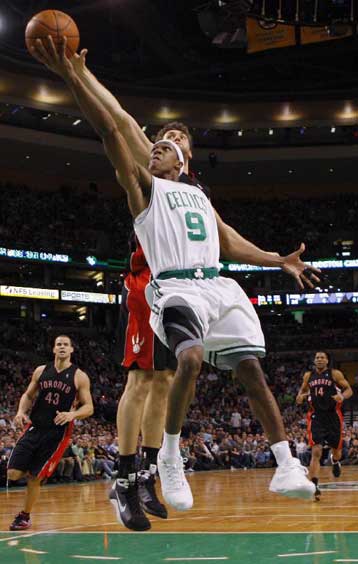 Στην παράταση η νίκη για τους Σέλτικς κόντρα στους Ράπτορς