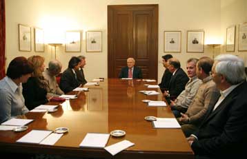 Στον Πρόεδρο της Δημοκρατίας επιτροπή πολιτών της Σαντορίνης για το Sea Diamond