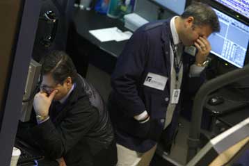 Οριακές διακυμάνσεις στη Νέα Υόρκη, πτώση στις ευρωπαϊκές αγορές