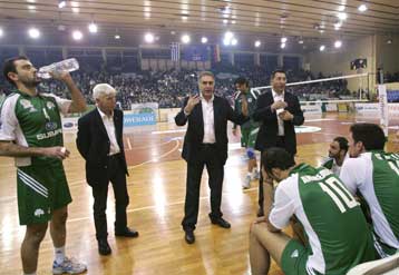 Πολύωρη ταλαιπωρία στο ταξίδι του Παναθηναϊκού για την Πολωνία