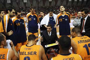 «Αντίο» με ήττα για την Ολύμπια, 68-64 από την ΜάιΓκάιντ Αμστερνταμ