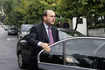 Απλοποίηση διαδικασιών για την ίδρυση επιχειρήσεων υπόσχεται το υπουργείο Ανάπτυξης