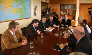 Μηδέν ανοχή στην αισχοκέρδεια, το μήνυμα Χατζηδάκη στον κλάδο εμπορίας πετρελαιοειδών