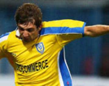 Προβάρει τα «κυανέρυθρα» ο Κροάτης χαφ, Νταβόρ Κούκετς