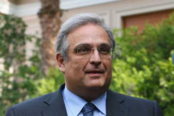 Συνάντηση Παπαθανασίου με τραπεζίτες για την ενίσχυση της ρευστότητας στην αγορά