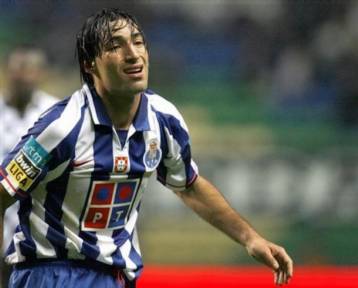 Μέλος του Ολυμπιακού θέλει να γίνει ο Ερνέστο Φαρίας