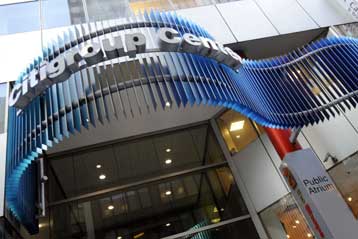 Στα δύο «σπάει» η Citigroup μετά το χειρότερο οικονομικό έτος στην ιστορία της