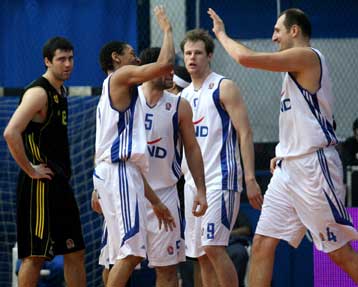 Ο Πανελλήνιος «διέλυσε» τον Αρη που δεν θύμιζε… Αρη