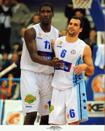 Μόλις ένα… δεκάλεπτο αντιστάθηκε η ΑΕΚ στον Κολοσσό