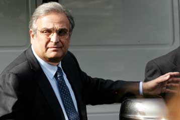 Δεκαήμερο αγωνίας για την ελληνική οικονομία, στη σκιά της έκθεσης Αλμούνια