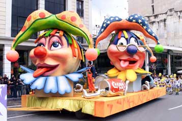 Η Πάτρα κήρυξε την έναρξη του φετινού Καρναβαλιού