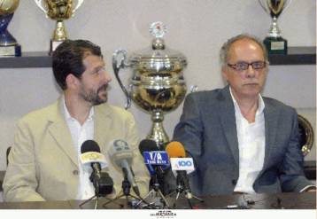 Δώρο τη νίκη επί του Ολυμπιακού ζήτησε ο Τζεβελέκης από τους παίκτες του Αρη