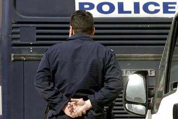 Όπλα και χιλιάδες φυσίγγια βρέθηκαν σε κλεμμένο ΙΧ στη Θεσσαλονίκη