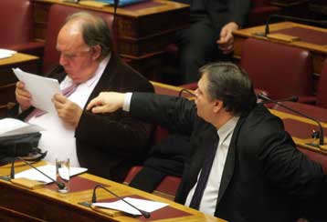 Για άτακτη φυγή στο θέμα της Προανακριτικής κατηγορεί τη ΝΔ σύσσωμη η Αντιπολίτευση