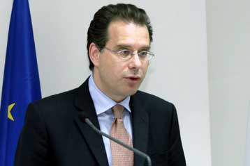 Διαψεύδει το υπουργείο Εξωτερικών ότι υπάρχει θέμα αλλαγής του FIR Αθηνών