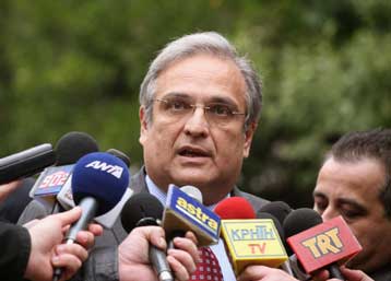 Το δημόσιο χρέος το μεγάλο «αγκάθι» για την οικονομία, παραδέχεται ο Γ.Παπαθανασίου