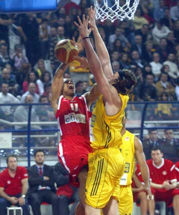 Πέρασε ο Ολυμπιακός από το Αλεξάνδρειο, «ζωντανός» ο ΠΑΟΚ