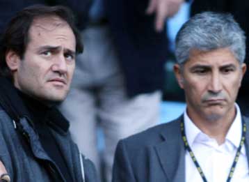 Έτοιμος να ανοίξει την πόρτα της… εξόδου ο Μανωλάς