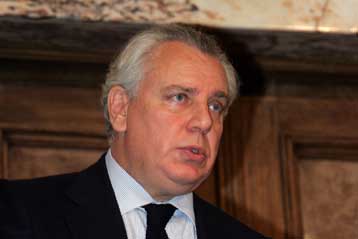 Η επιδότηση των άγονων γραμμών τέθηκε στη συνάντηση Καραμανλη – Παπαληγούρα