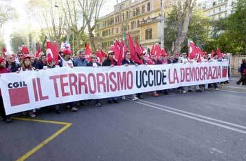 Σύνταξη απαιτεί από την Ιταλία ο πρώην αρχηγός των Ερυθρών Ταξιαρχιών