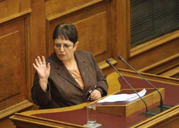 Αρνείται την πρόσκληση διαλόγου για την Παιδεία η Αλ.Παπαρήγα