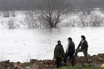 Σε κατάσταση έκτακτης ανάγκης παρόχθιες περιοχές του ποταμού Αλιάκμονα