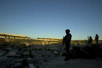 Διαστάσεις πρωτοφανούς αγριότητας παίρνει ο πόλεμος για τα ναρκωτικά στο Μεξικό