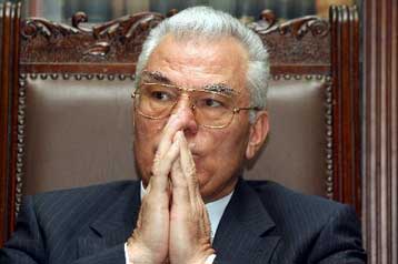 Κριτική Σανιδά στους δικηγόρους πυροδοτεί κόντρα με τον πρόεδρο του ΔΣΑ