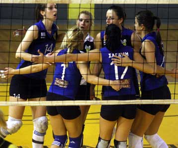 Νίκες για Ολυμπιακό και Πανιώνιο, σε περιπέτειες οι Ίωνες