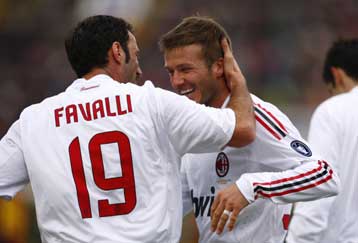 Βροχή τα γκολ στην Ιταλία, μεγάλες νίκες για Μίλαν, Κάλιαρι και Ρόμα