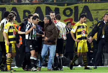 Το κόστος της αποβολής για Σάντος, αισιοδοξεί ο Μαζίνιο