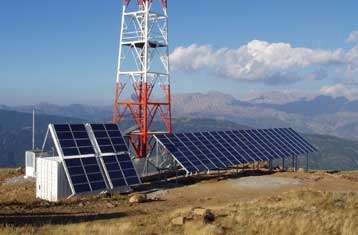 Φωτοβολταϊκά στις κατοικίες με μία μόνο άδεια προβλέπει ο νέος νόμος