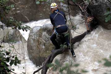 Έρευνες σωστικών συνεργείων για εντοπισμό αγνοουμένου στον Αλφειό