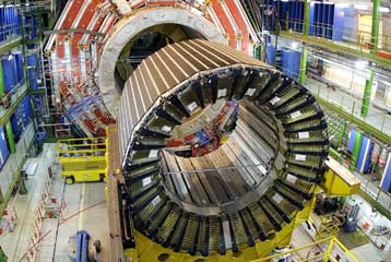 Επιφυλακτικός για την επανέναρξη των πειραμάτων ο νέος διευθυντής του CERN