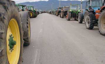 Κρίσιμες γενικές συνελεύσεις αγροτών, μετά τις διευκρινίσεις Χατζηγάκη