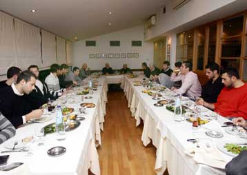 Το δείπνο της ΕΟΚ… σέρβιρε Καζλάουσκας στην Εθνική