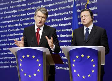 Ο Ουκρανός πρόεδρος διαβεβαίωσε την ΕΕ ότι θα σεβαστεί τη συμφωνία για το φυσικό αέριο