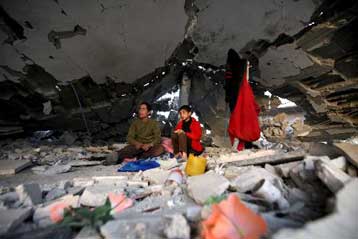 Βόμβες και επιδρομές στην πρώτη μείζονα παραβίαση της εκεχειρίας στη Γάζα
