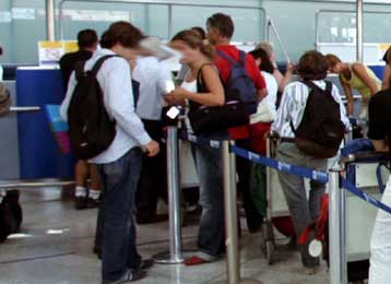 Παράνομη και καταχρηστική η απεργία των ελεγκτών εναέριας κυκλοφορίας