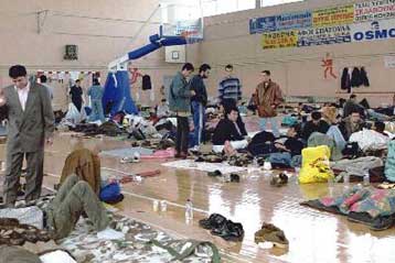 Την άμεση βελτίωση του κέντρου κράτησης μεταναστών στη Μυτιλήνη ζητά η Κομισιόν