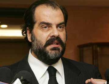 «Ίσως το καλοκαίρι,  ο επιθετικός» λέει ο Πατέρας