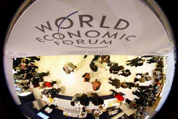 Μηνύματα αισιοδοξίας και ιλιγγιωδών απωλειών μεταφέρουν οι σύνεδροι στο Νταβός